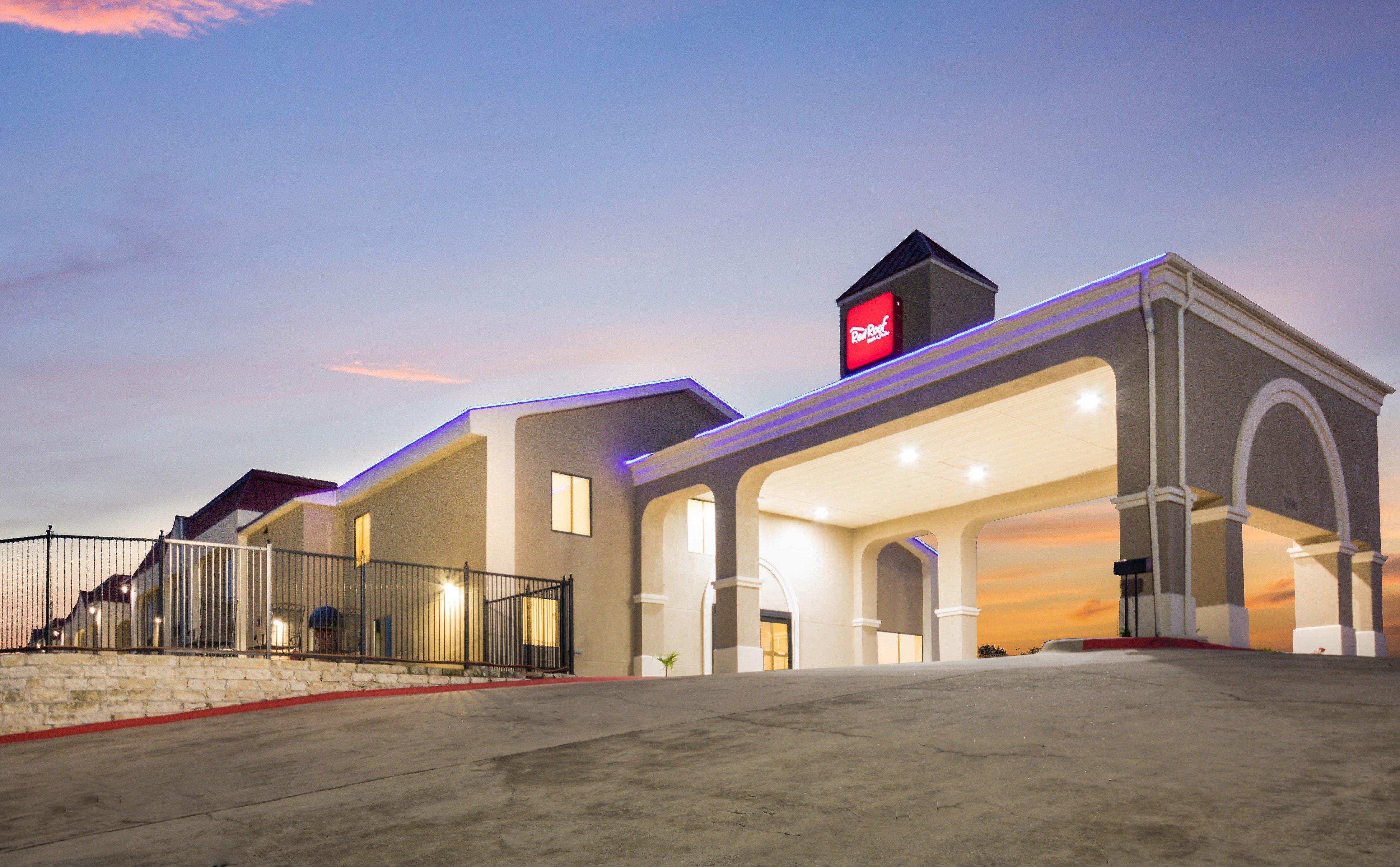 Red Roof Inn & Suites Austin East - Manor Zewnętrze zdjęcie