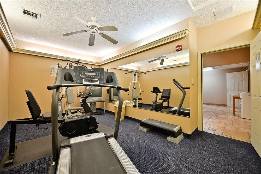 Red Roof Inn & Suites Austin East - Manor Udogodnienia zdjęcie