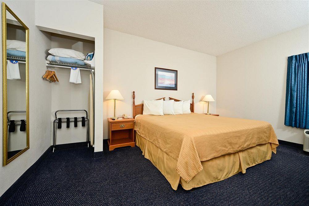 Red Roof Inn & Suites Austin East - Manor Pokój zdjęcie