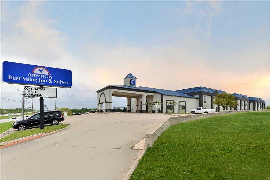Red Roof Inn & Suites Austin East - Manor Zewnętrze zdjęcie