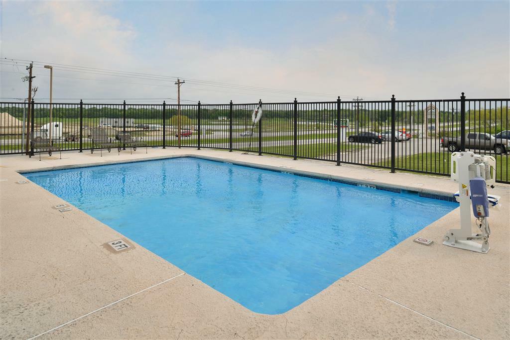 Red Roof Inn & Suites Austin East - Manor Udogodnienia zdjęcie